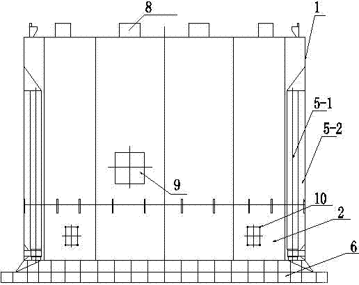 Vertical shaft non-suspension segmented stepping descending type integral metal formwork