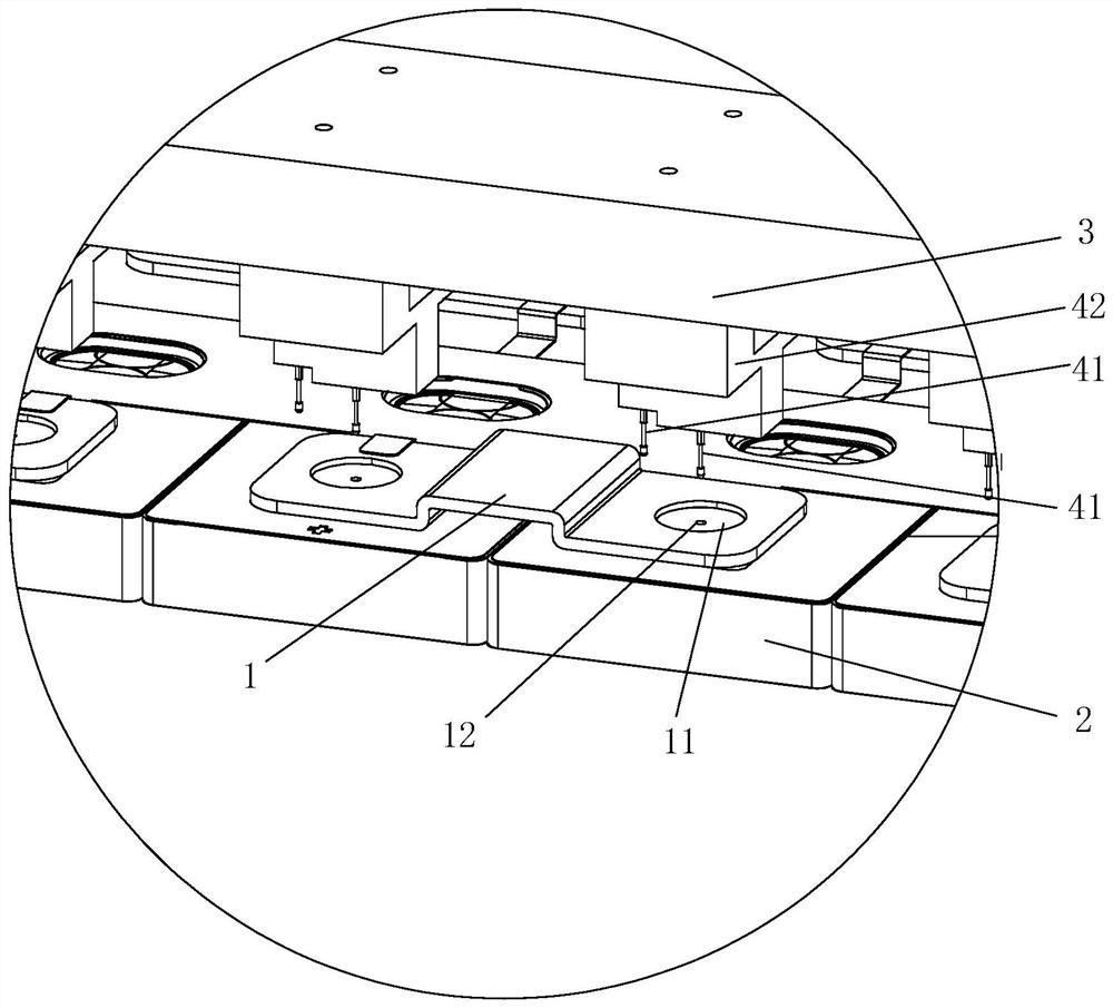 Device for detecting pseudo soldering of power battery module and detection method thereof