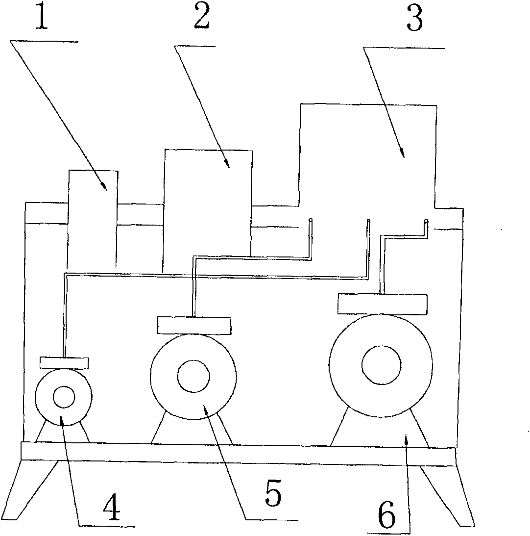 Alkaline method for treating black liquor from straw pulp paper-making