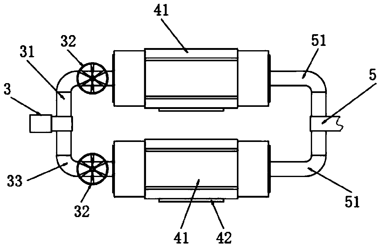 Petrochemical gas filtering and discharging device