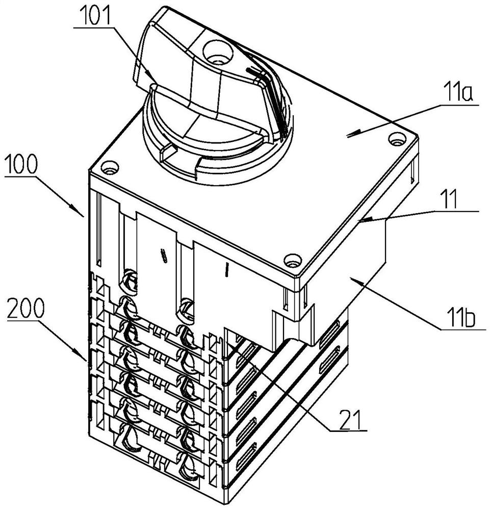 Disconnecting switch and contact mechanism thereof