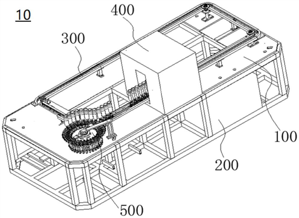 Continuous bottle discharging device, bottle blowing machine and bottle blowing and filling all-in-one machine