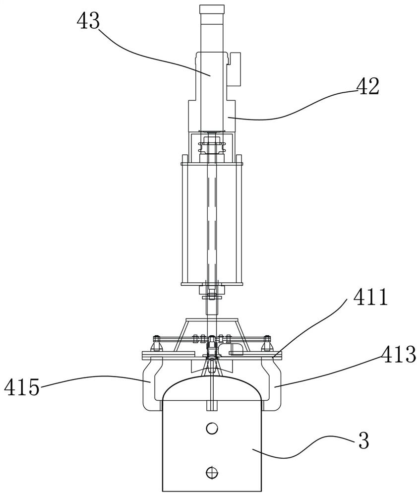 Active automatic cleaning device and cleaning line for stretching inner container