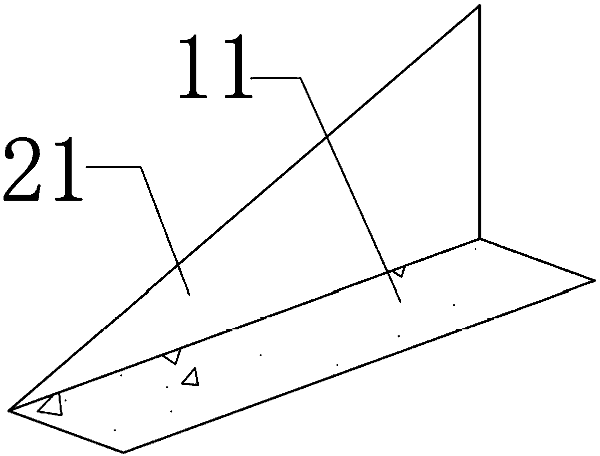 Louver and blade thereof