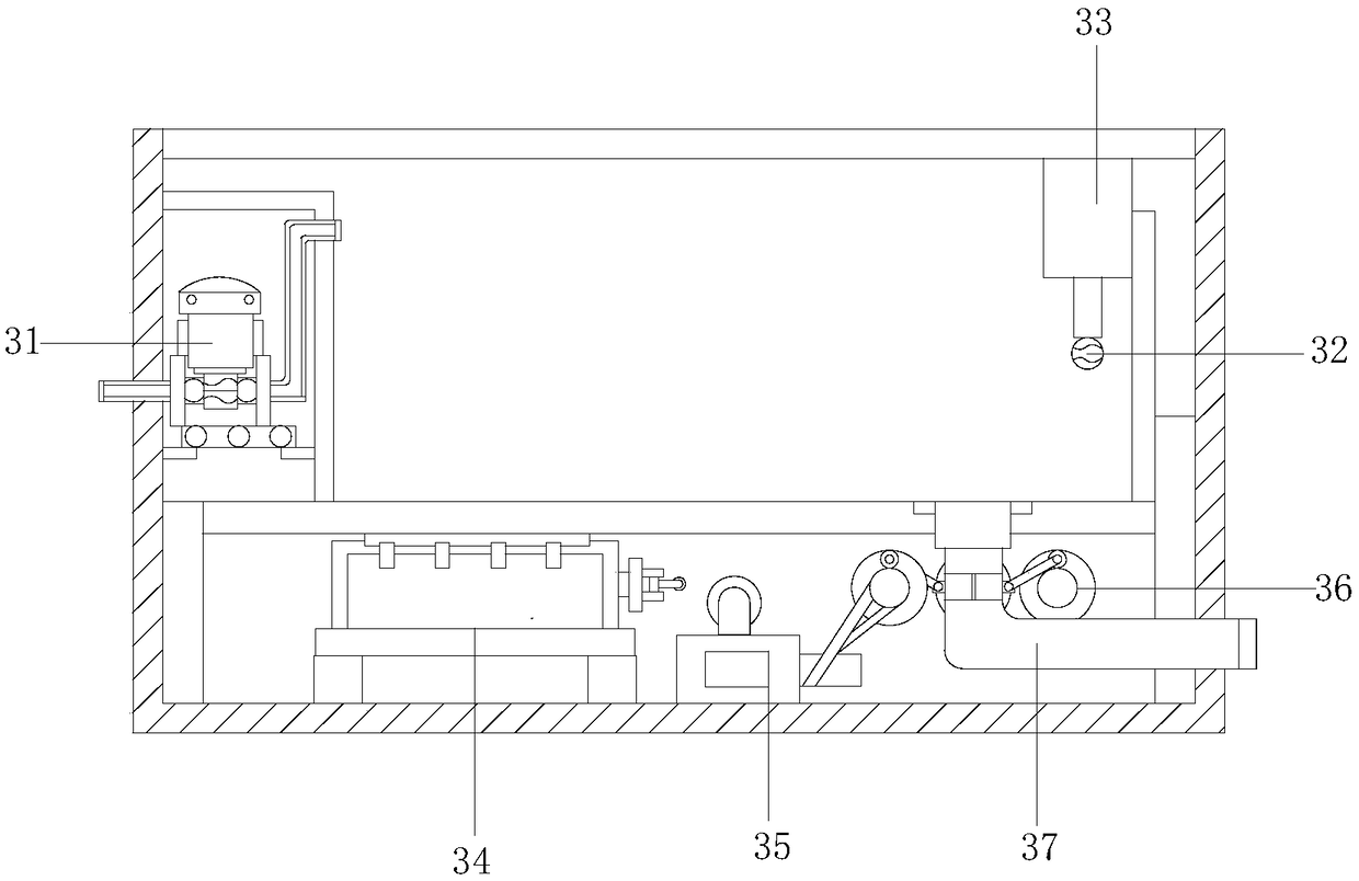 Automatic cleaning device for liquid cosmetic bottle