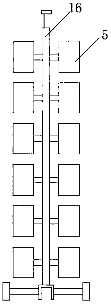 Automatic yarn discharging device of warping machine