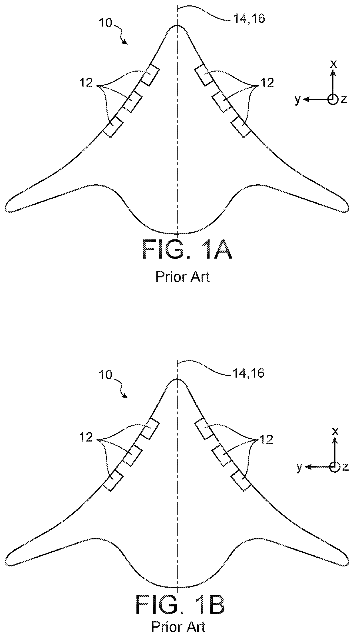 Aircraft cell comprising a door opening in rectilinear translation