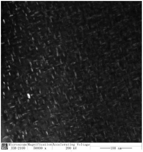 Low-cycle fatigue life prediction method considering microstructure influence