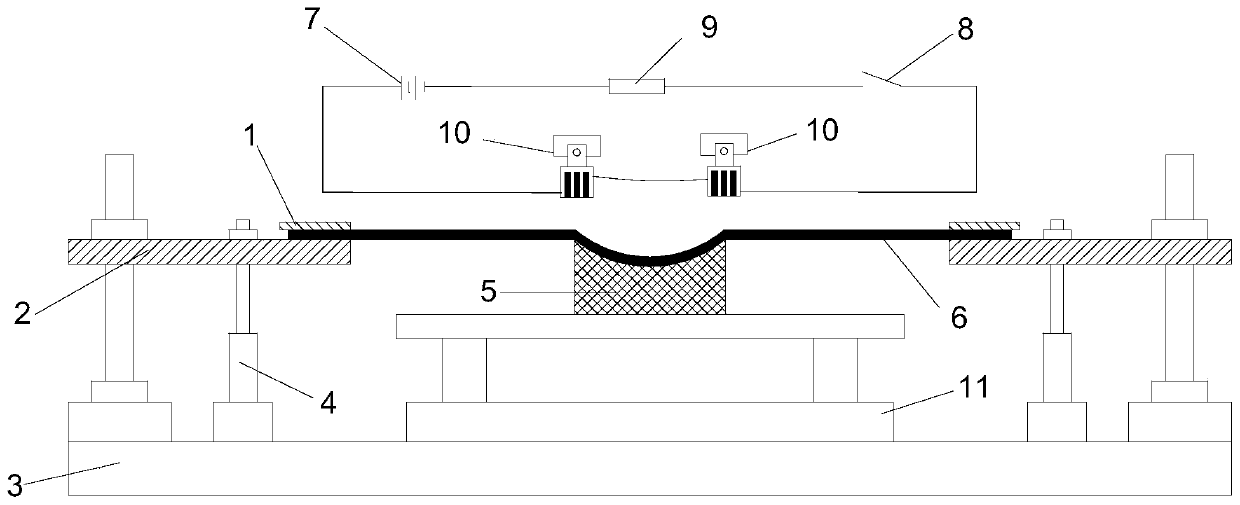 Device and method based on electrostatic force gradual advancing and push-and-pull composite forming and used for large aluminum alloy part