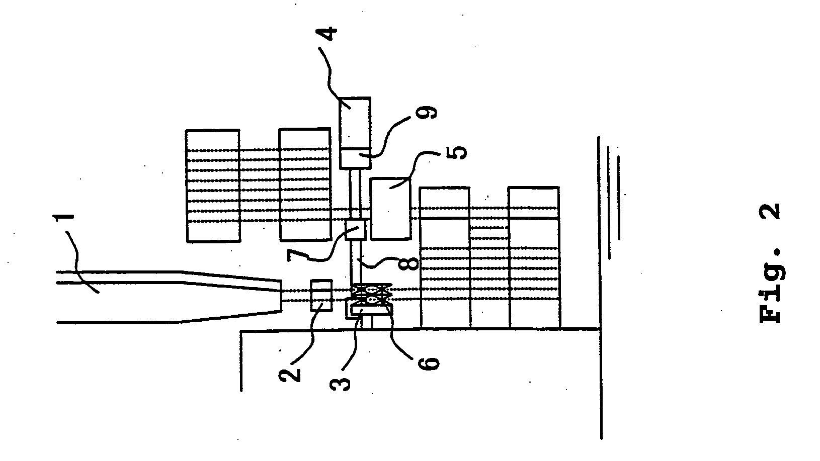 Production method of synthetic and yarn traverse device