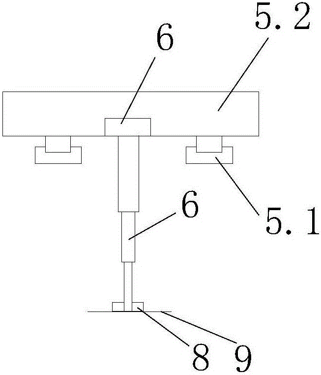 Insulator deterioration online detecting device and method thereof