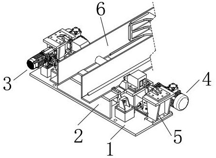 Automatic centering clamping mechanism with self-locking function