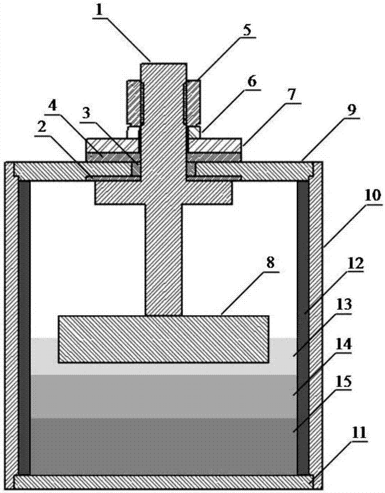 Compact liquid metal battery and assembly method thereof