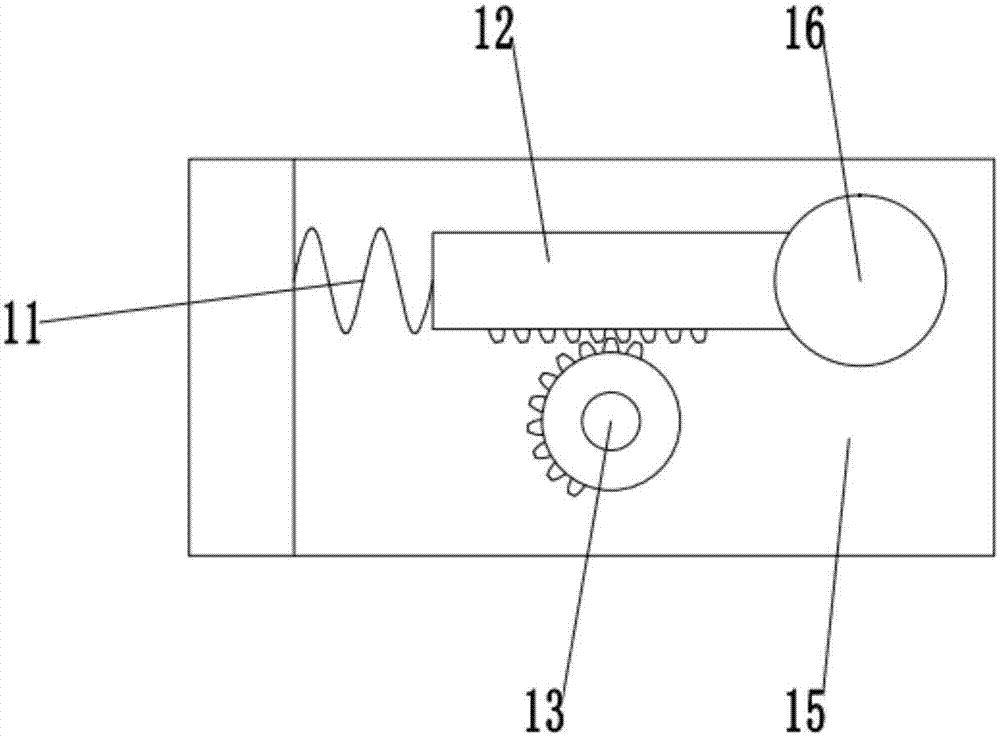 Rapid garbage smashing device for blanking conveniently