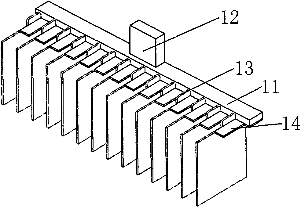 Precast piece for busbar of storage battery and method for welding same with polar plates of storage battery