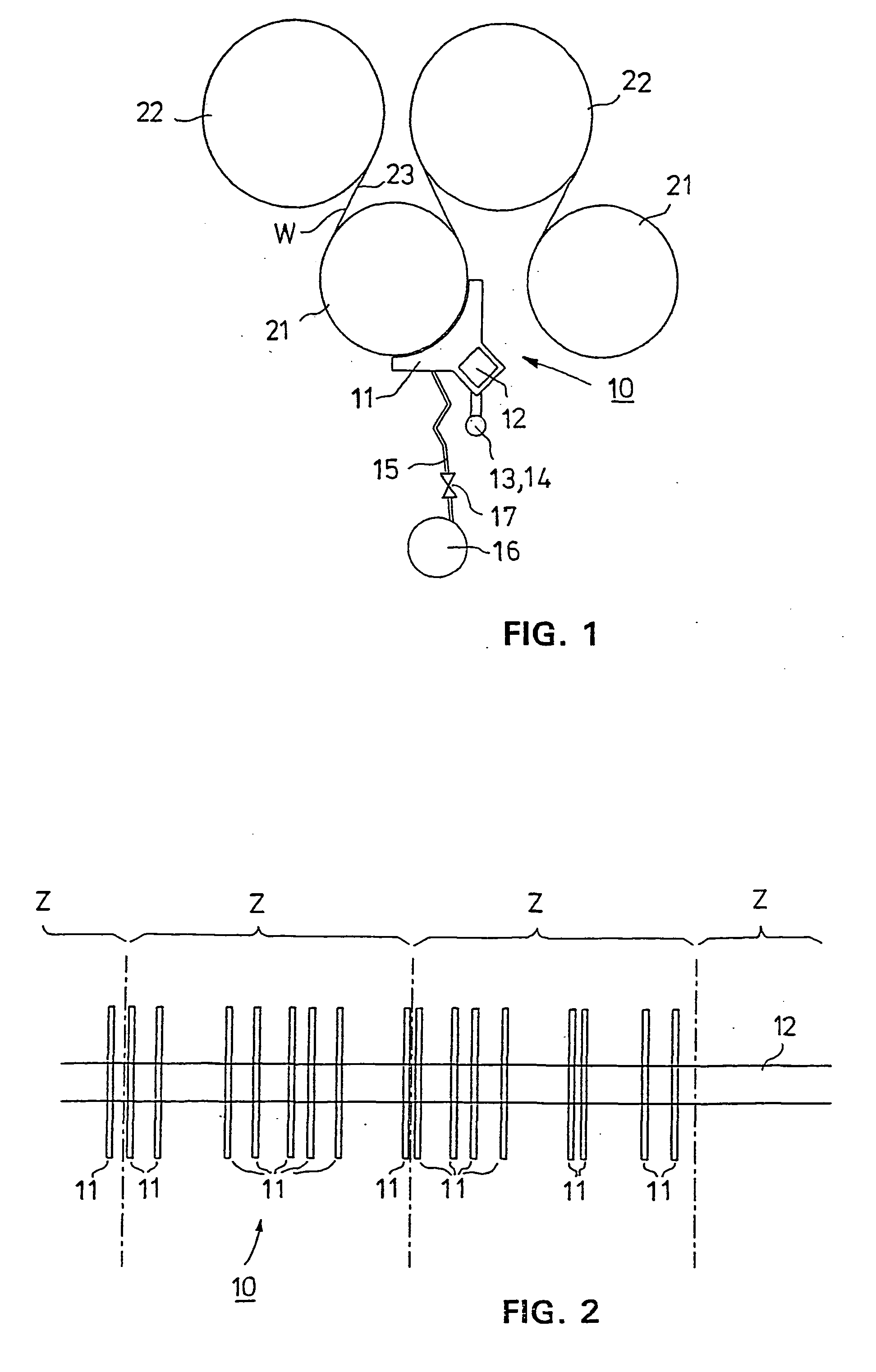 Method and device for controlling the moisture or coating quantity profile in a paper web