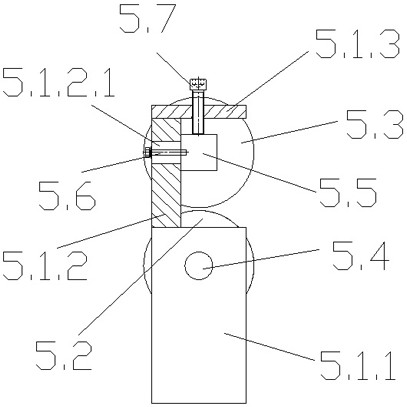 Pile cutting device and pile cutting method