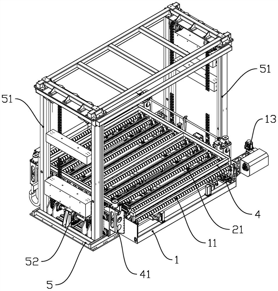 Automatic sheet arranging device for glass