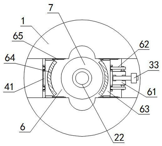 Soil remediation kettle capable of automatically moving and automatically discharging remediation liquid during mixing