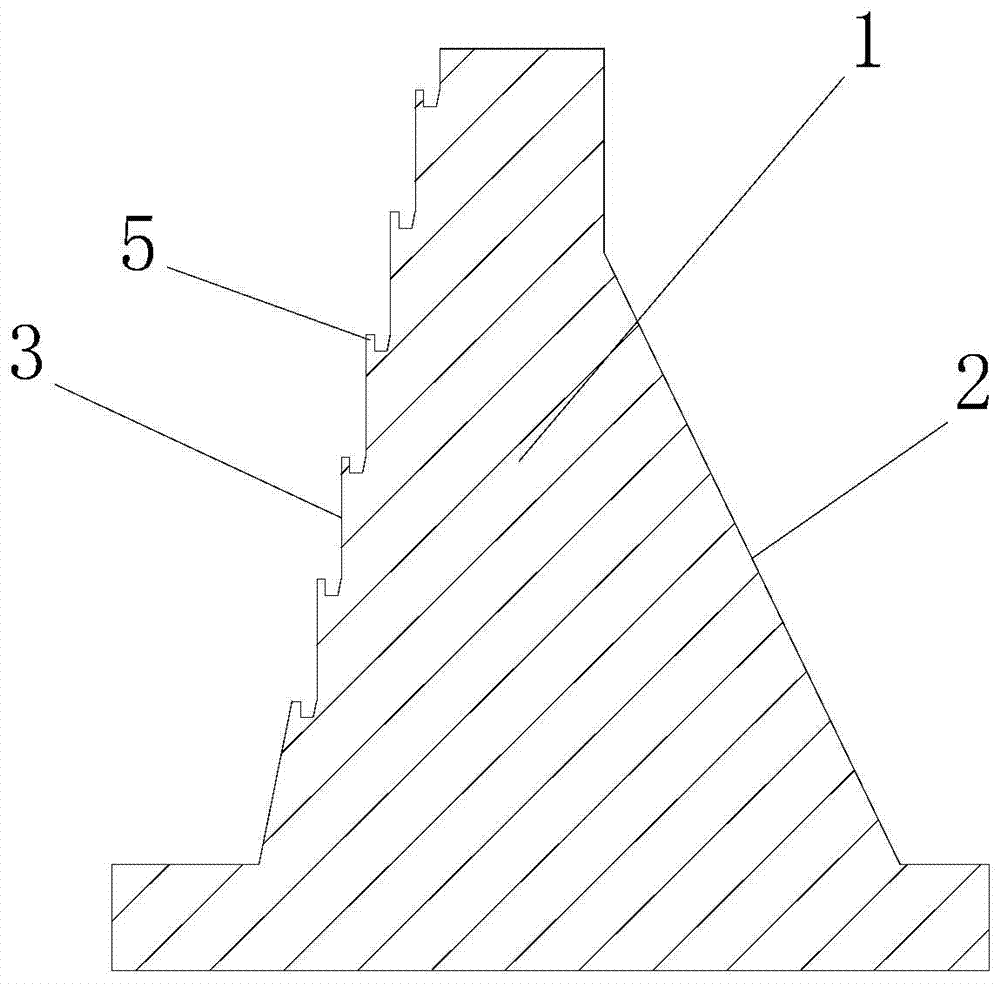 A retaining wall capable of increasing the self-rescue ability of those who fall into the water and its construction method