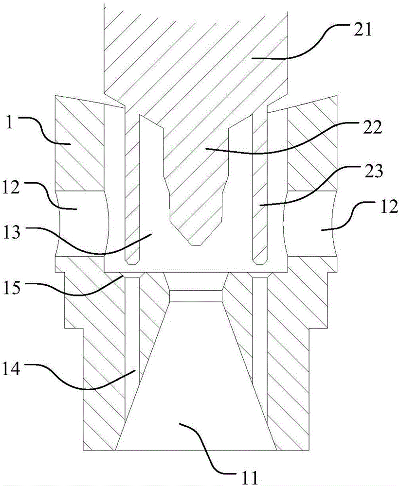 Flow adjusting valve, heat pump system and control method of heat pump system