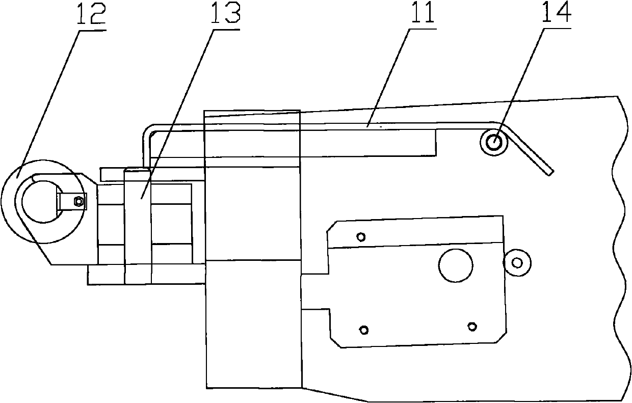 Spreading machine and material receiving device thereof