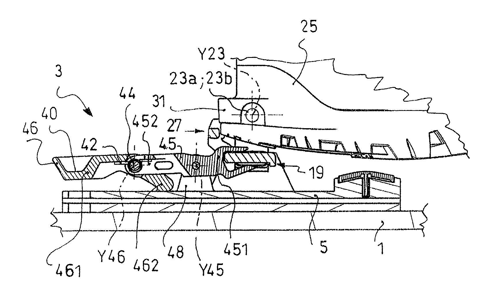 Toe piece for gliding apparatus and gliding apparatus equipped with such binding