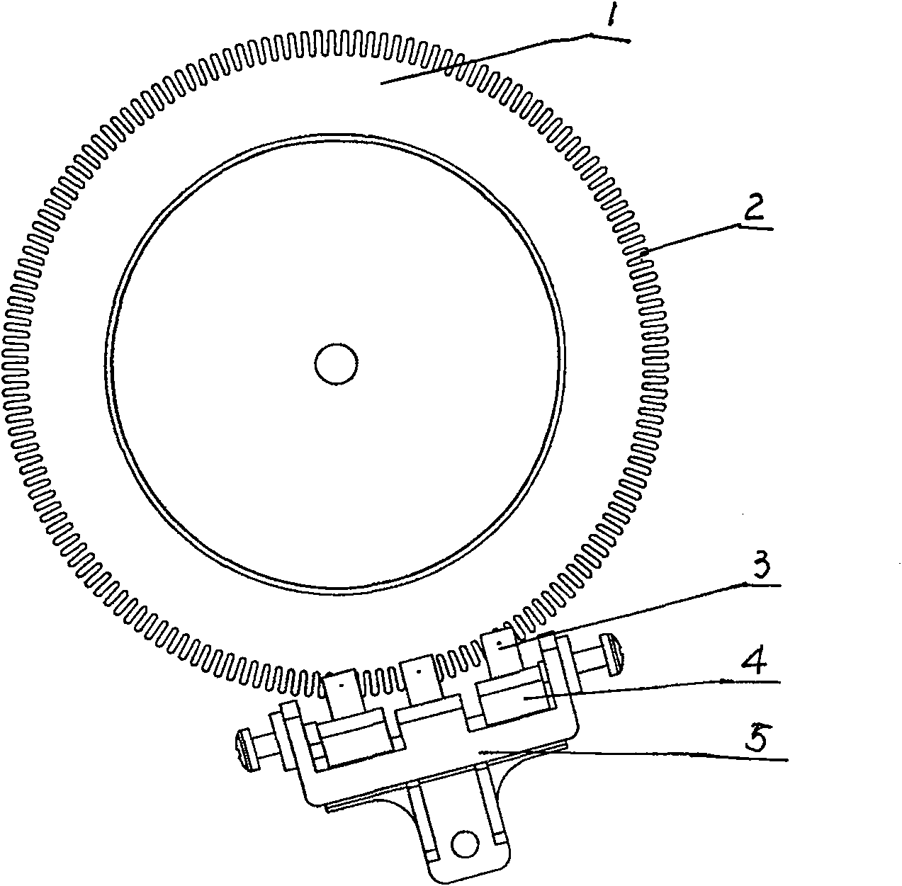 Multiple optical coupling differential precision positioning mechanism for paper banknote identifying movement position and its positioning method