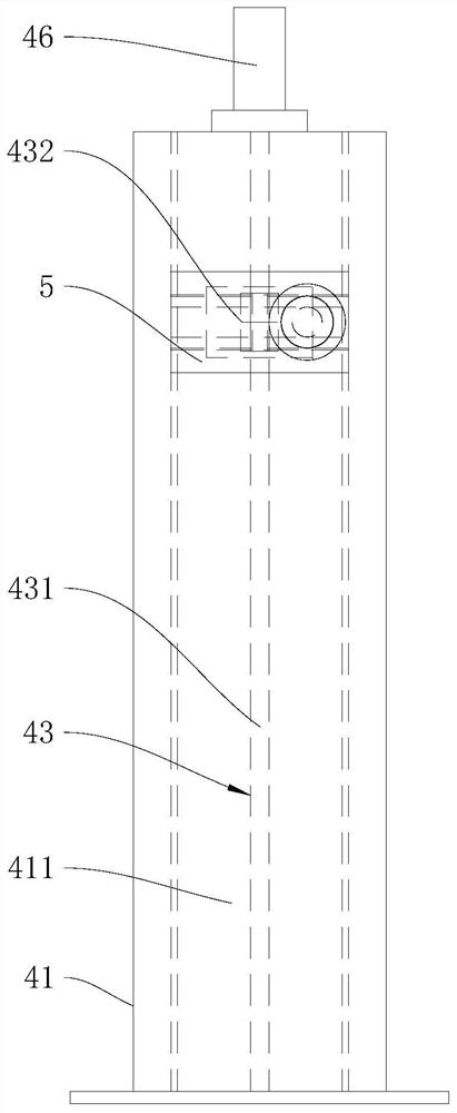 An automatic tensioning device for copper bars of traction motors