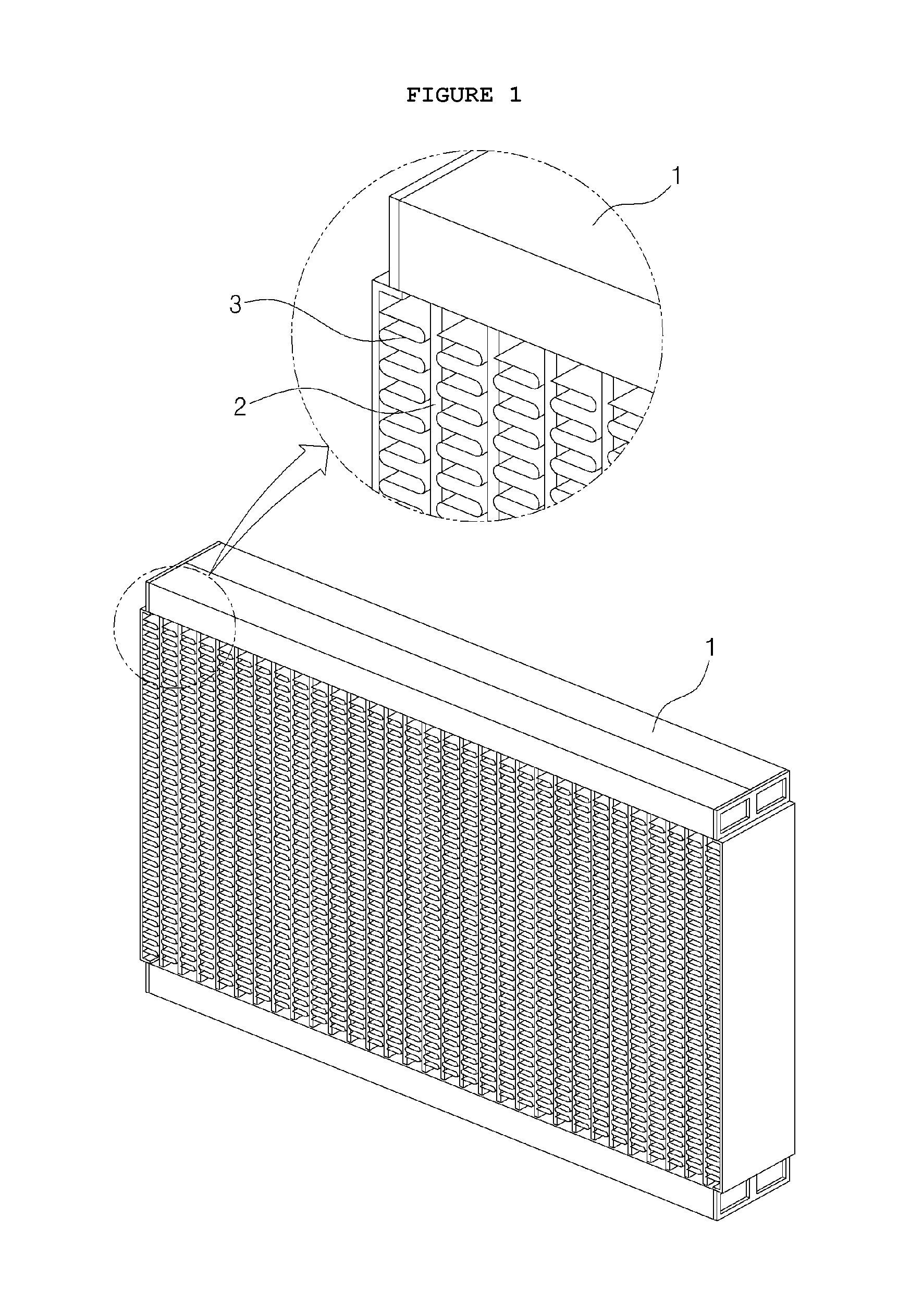 Evaporator having vertical arrangement of header pipe for vehicle air conditioner