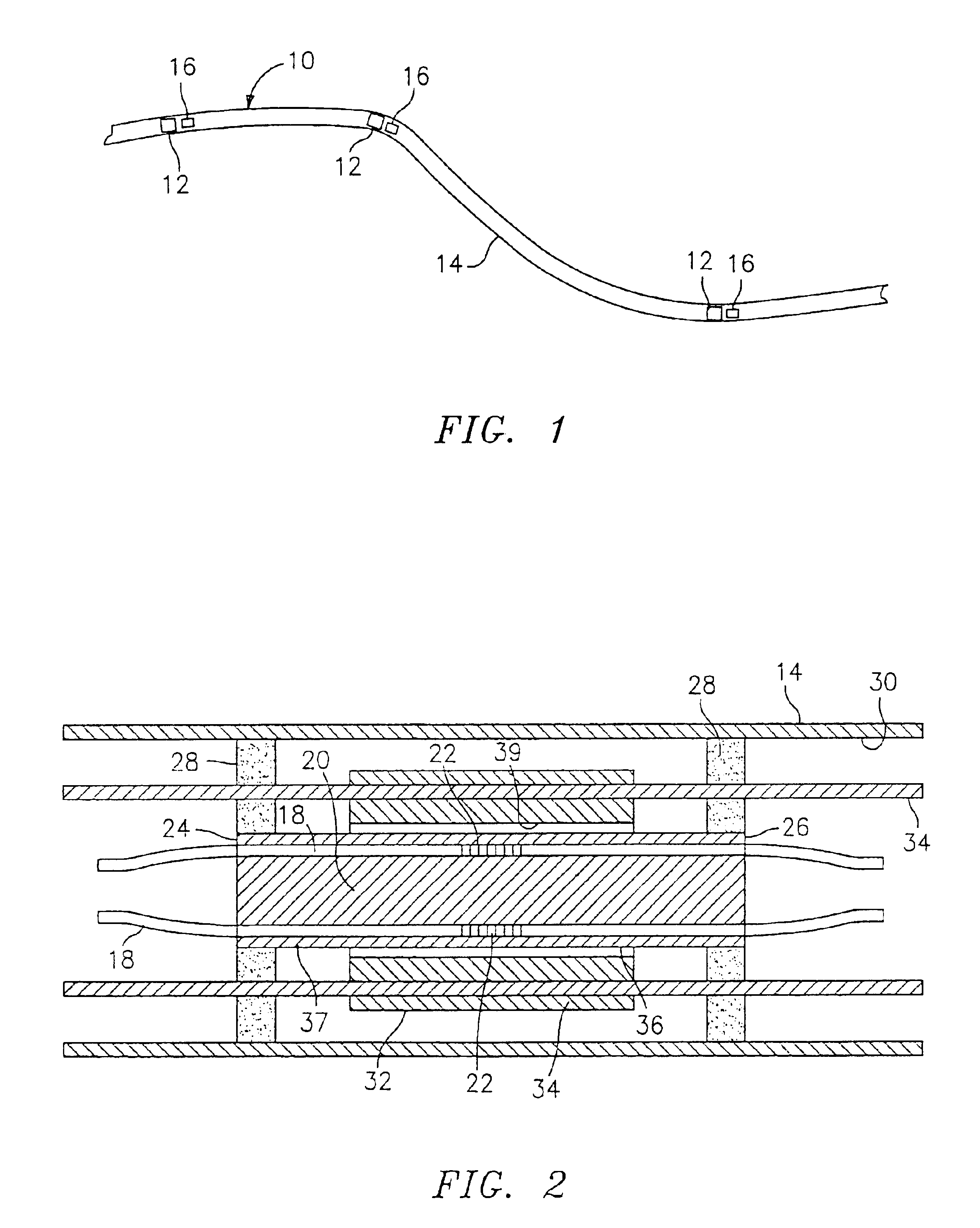 Fiber optic curvature sensor for towed hydrophone arrays