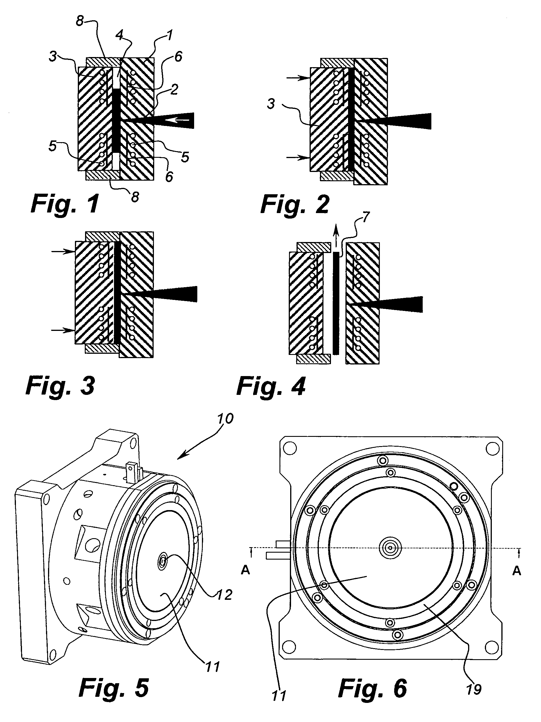 Moulding Device and Method