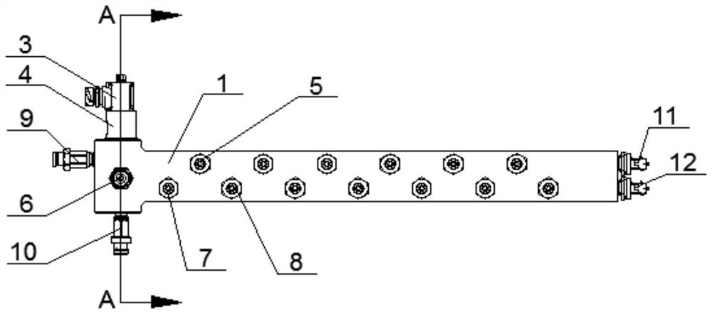 Double-medium pressure accumulation device with pressure offset adjusting function