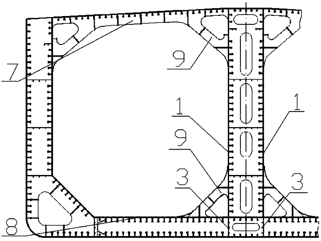 Very large crude carrier with no swash bulkheads and no cross braces