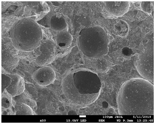 Light carbon nanotube reinforced aluminosilicate polymer foam material and preparation method thereof