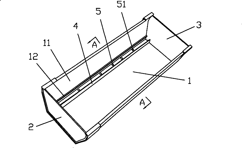 Water-saving and water-storing flower bed