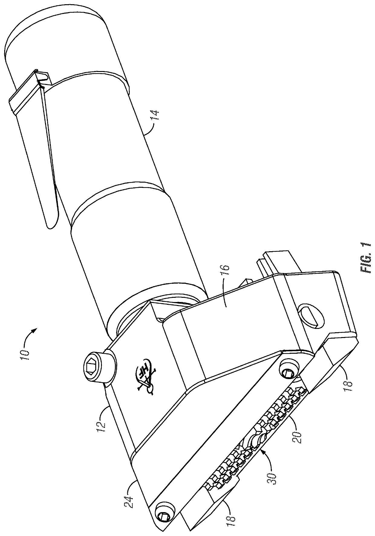 Handheld meat skinner with pinned hybrid tooth roll