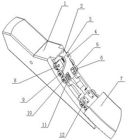 An automatic compensation device for the gap of the C-arm of a medical mobile X-ray machine