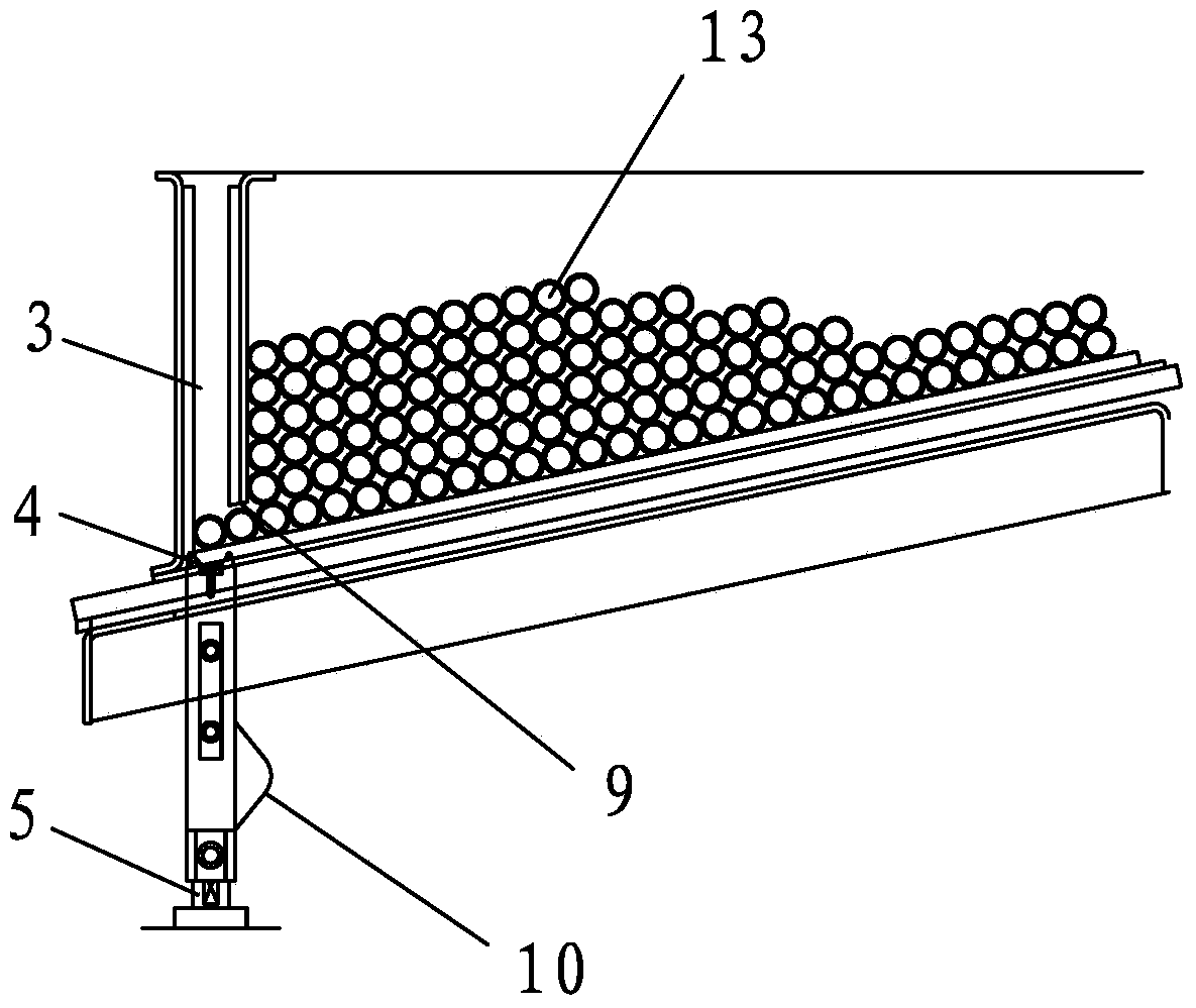 Pipe fitting feed device and working method thereof