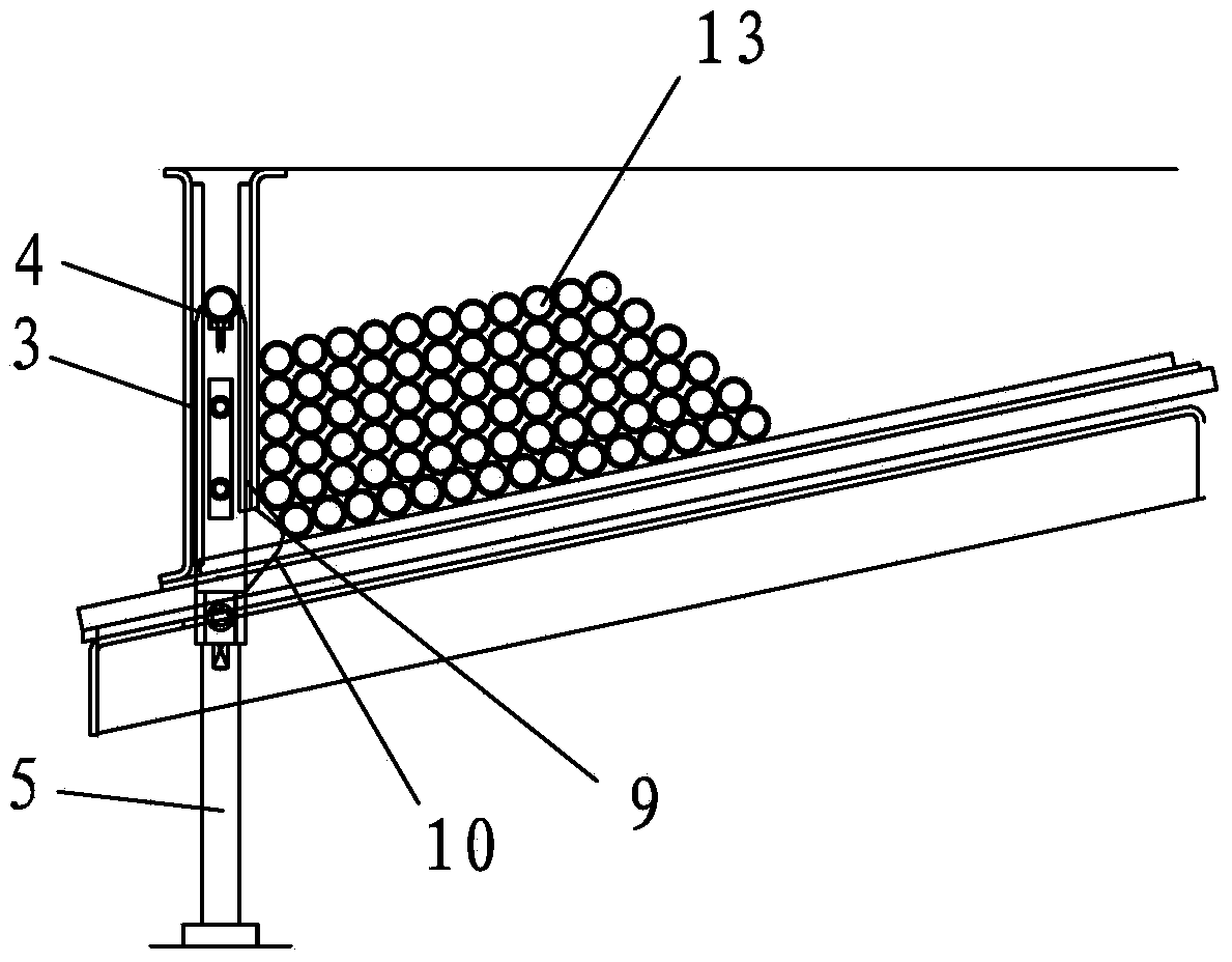 Pipe fitting feed device and working method thereof