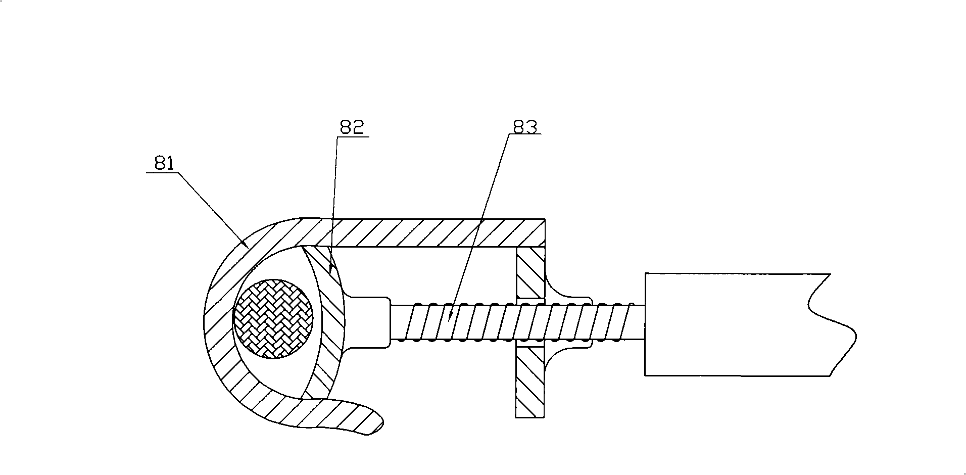 Safety distance extending method for live operation with earth electric potential of tension resistant tower crossarm