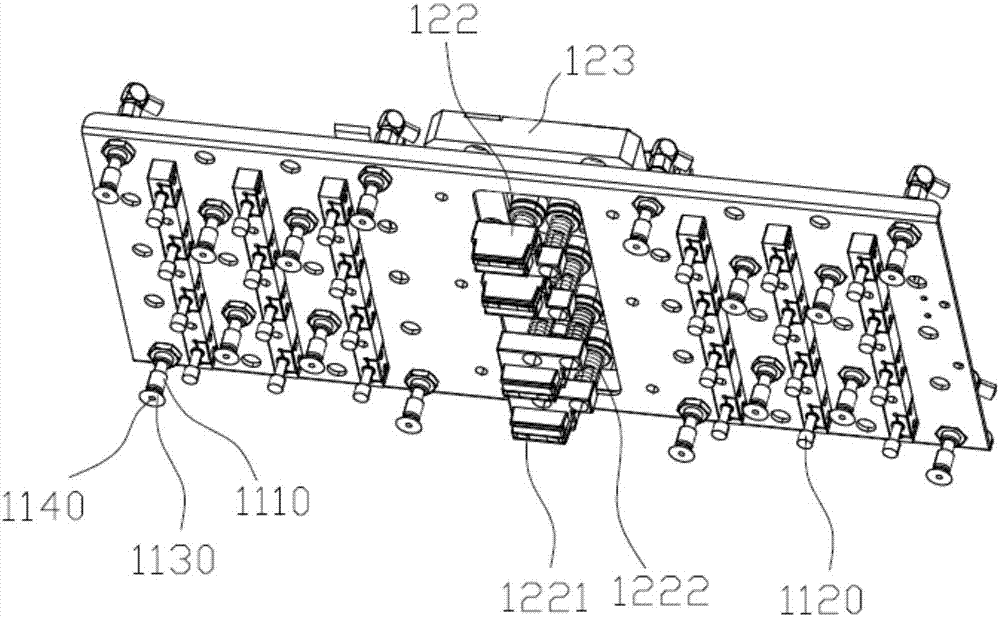 Film sucking and heating mechanism, and insulating feeding, heating and transferring mechanism