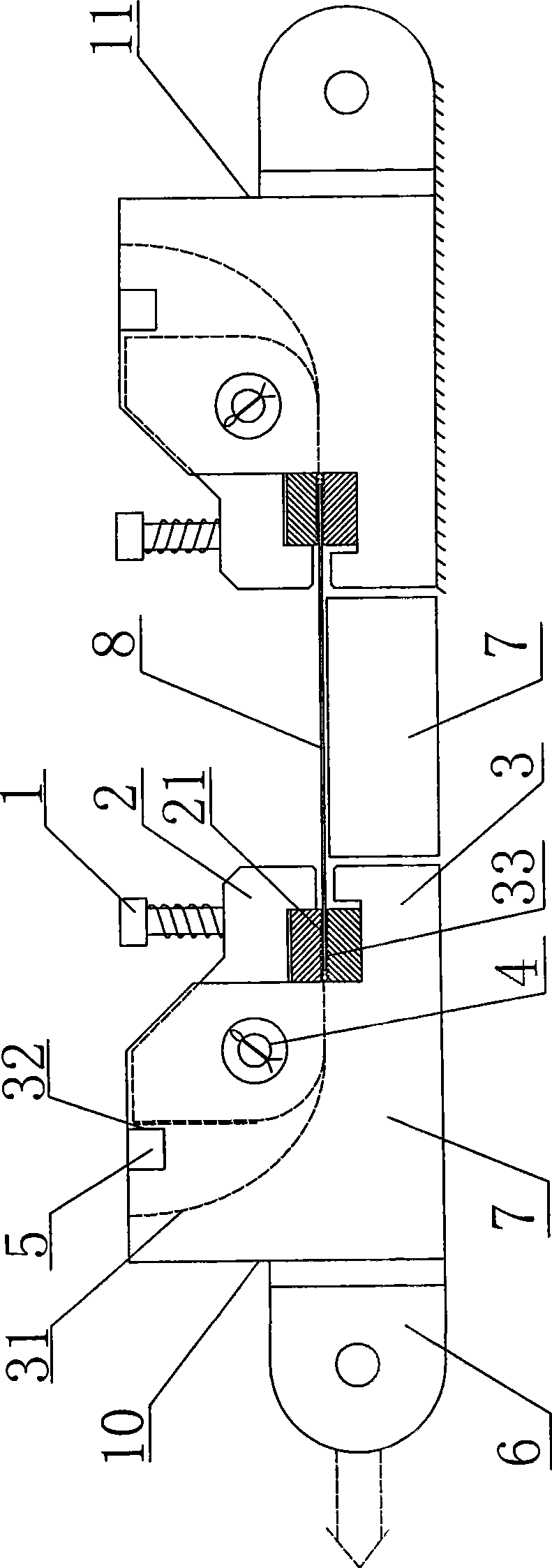 Expansion pulling device for steel framed side wallboard of carriage