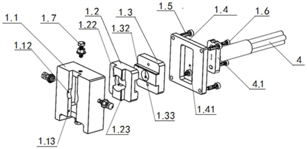 Optical fiber bundle fine adjustment device