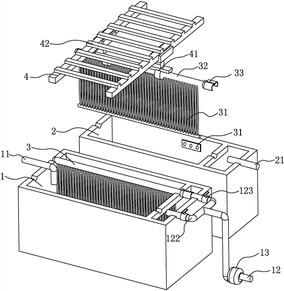 Curtain-type membrane sewage treatment system and method capable of continuously running