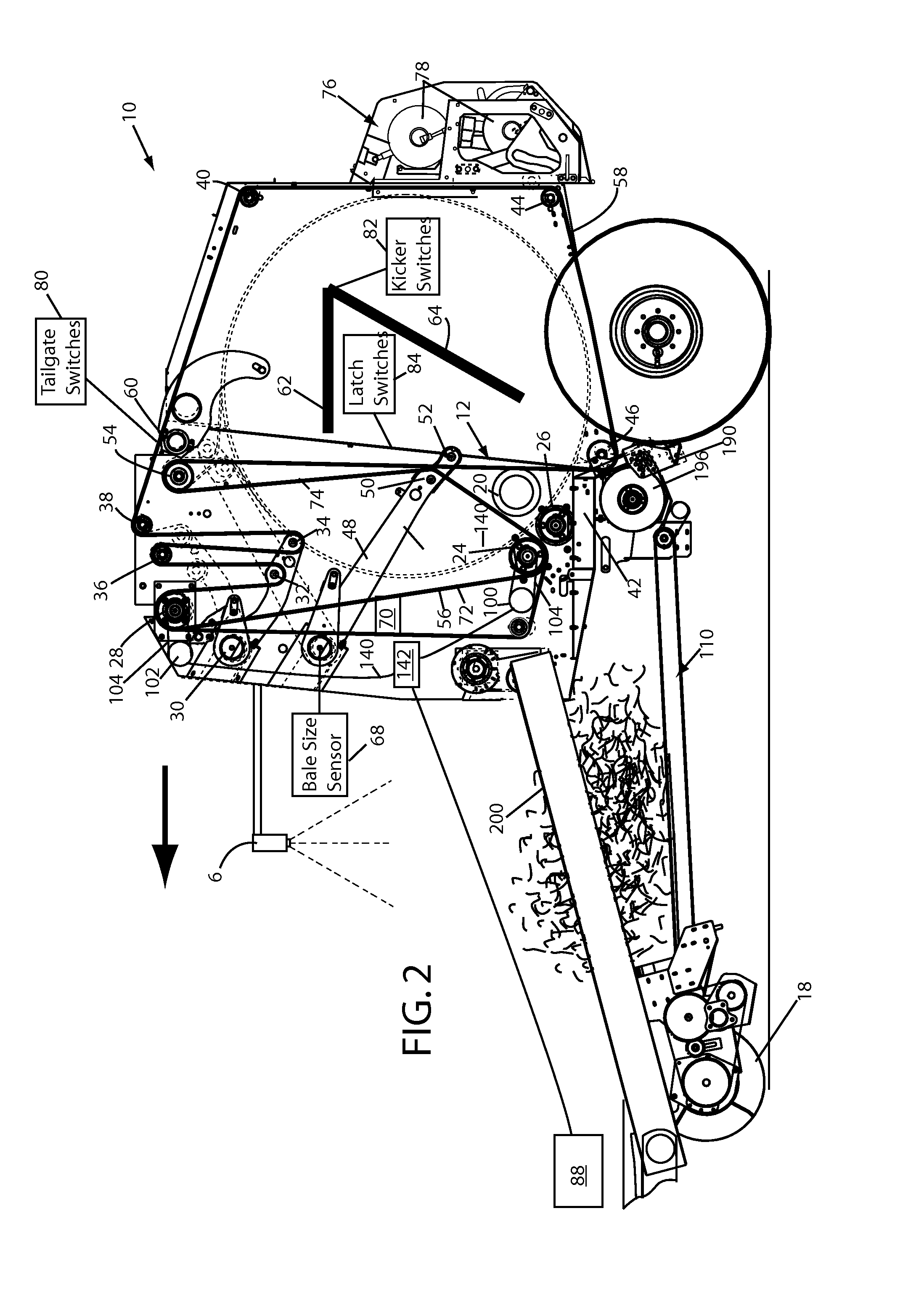 Variable speed round bale chamber control using bale growth rate