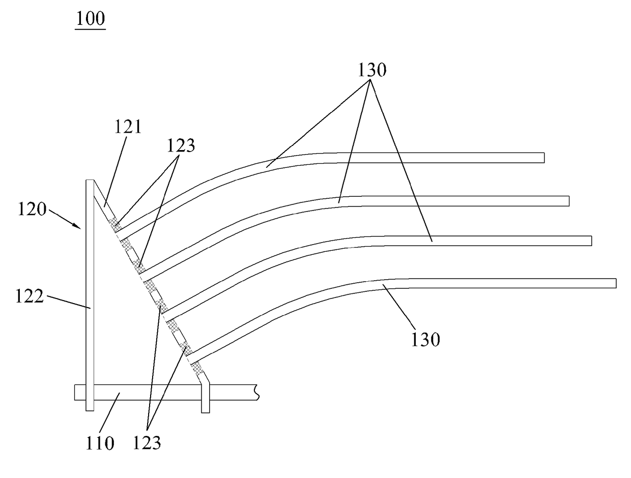 Power supply and circuit board output structure thereof