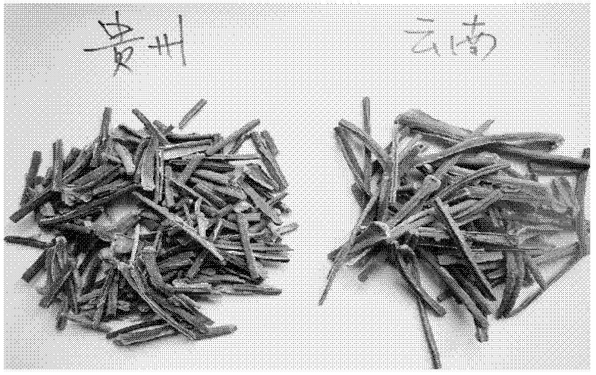 Solid-state fermentation method for tobacco stems and solid-state fermentation device for tobacco stems