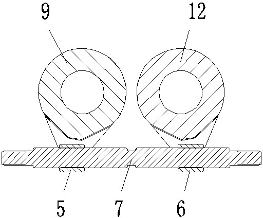 Roll gap regulating mechanism