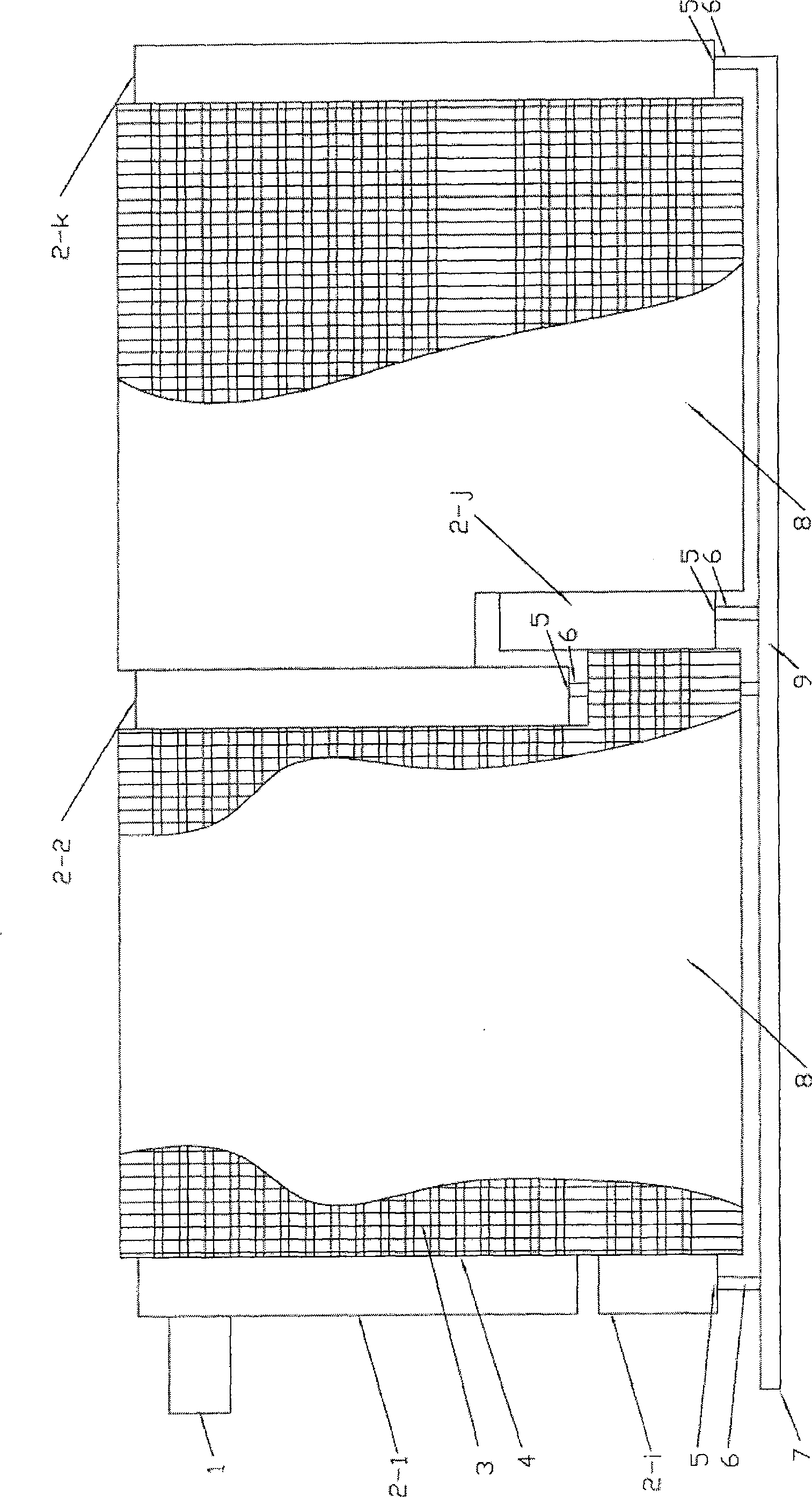 Multi-stage cooling middle liquid-separation air condenser